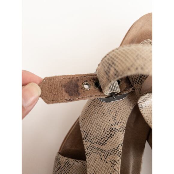 Dansko Snakeskin Clog Heel Sandal Size 41 - Picture 10 of 11